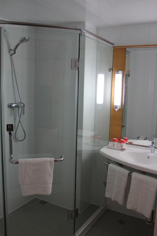 Ibis Leshan City Center Buitenkant foto