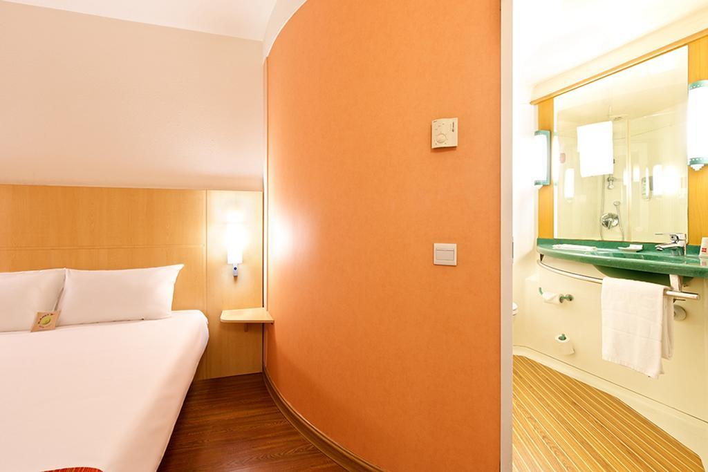 Ibis Leshan City Center Buitenkant foto