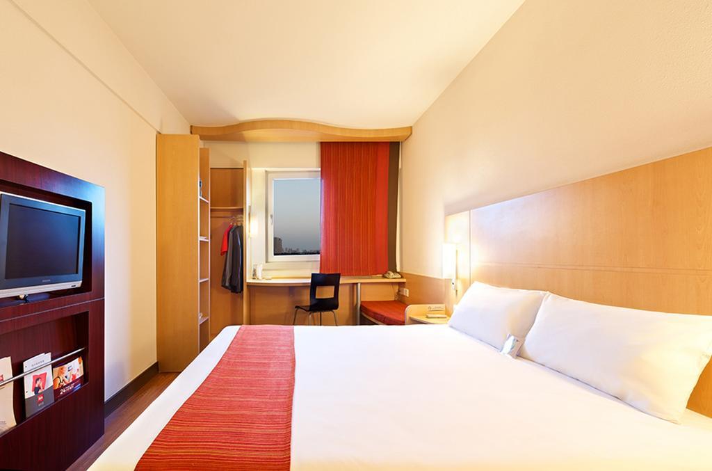 Ibis Leshan City Center Buitenkant foto