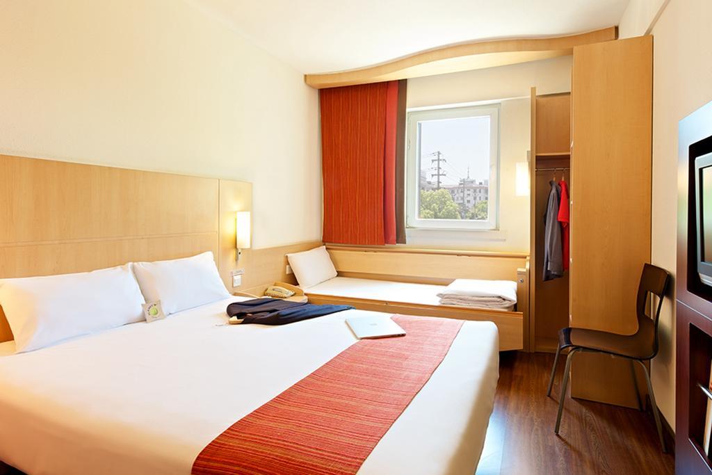 Ibis Leshan City Center Buitenkant foto